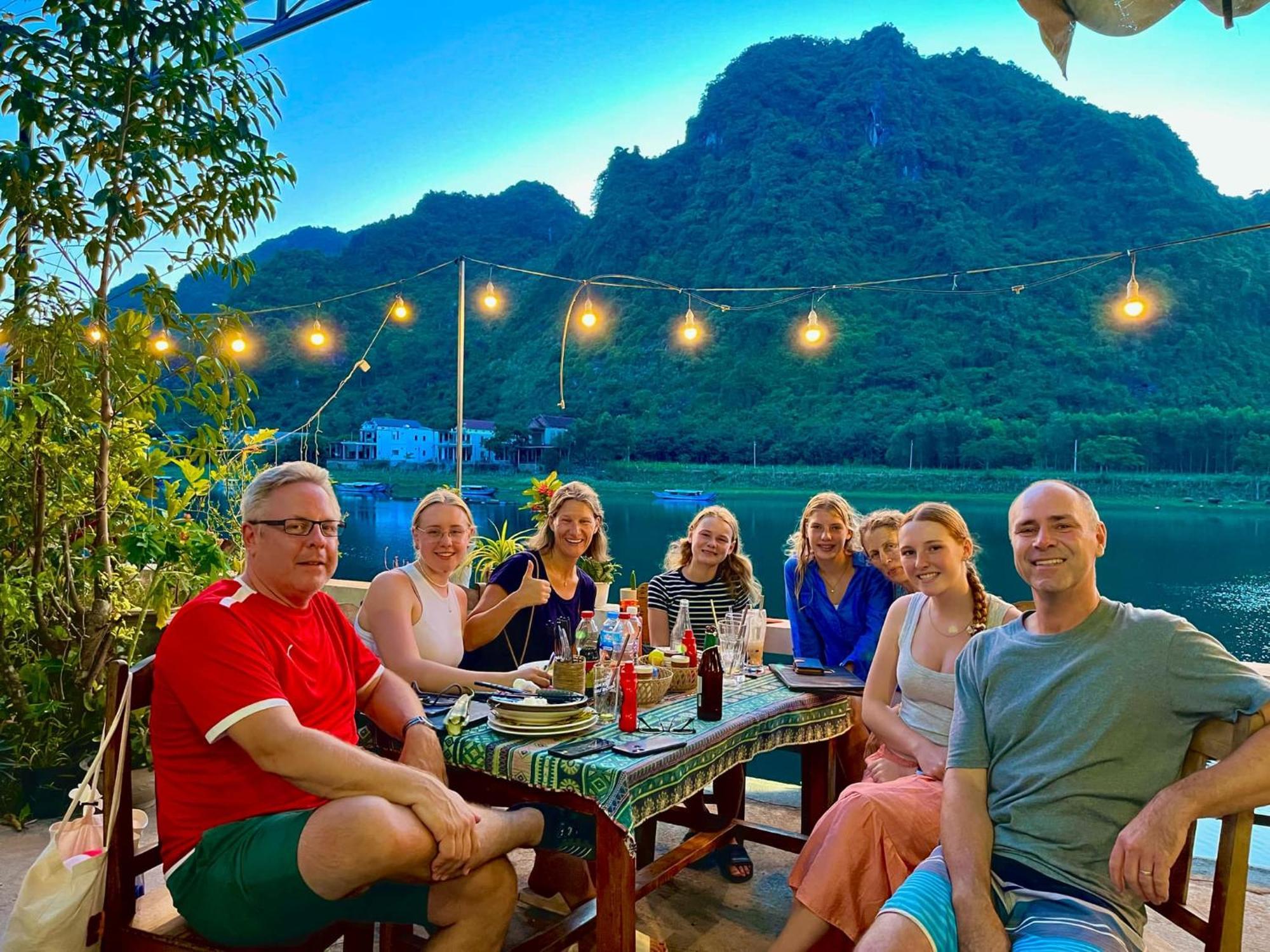 Funny Monkeys Homestay Phong Nha Exterior foto